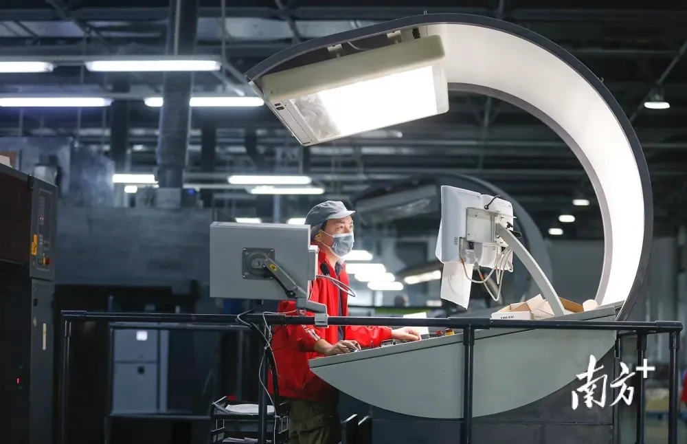 第二臺(tái)Landa S10在中榮印刷投入使用，提升中短版包裝應(yīng)用的盈利能力