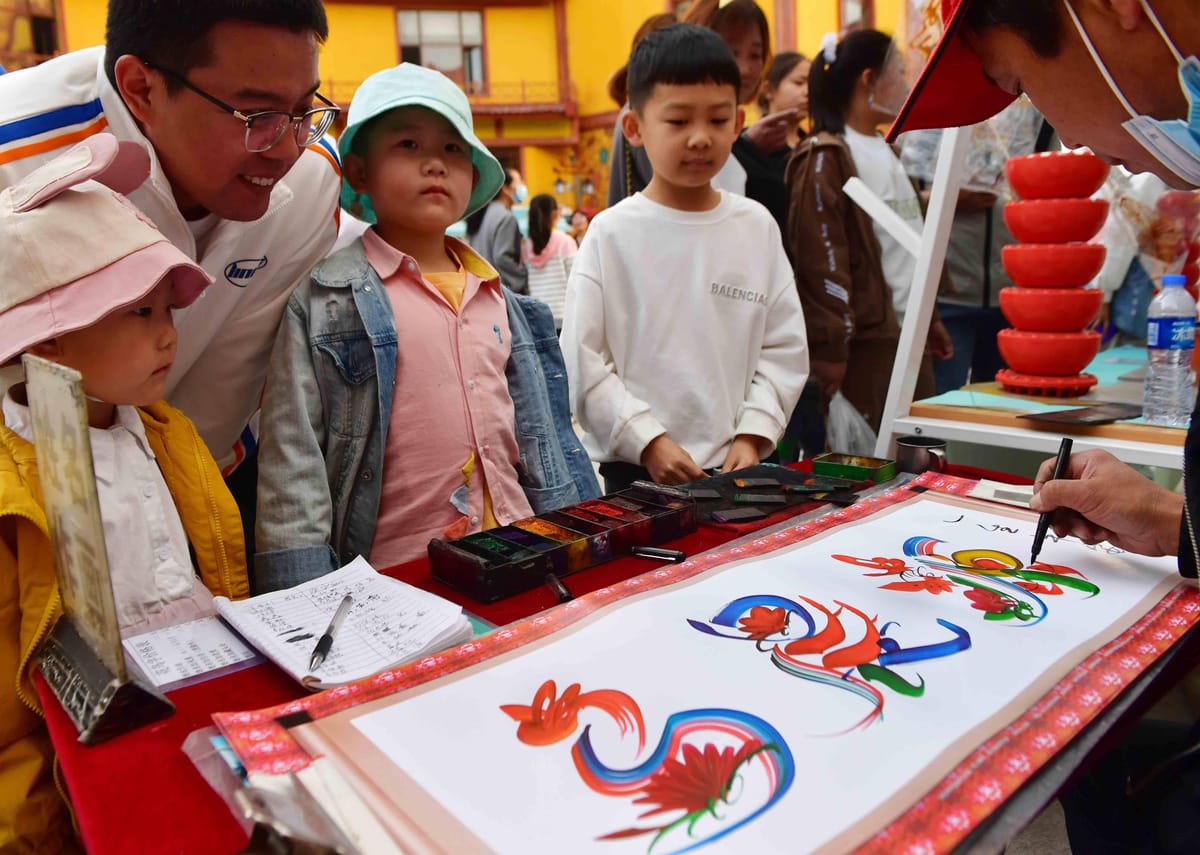 安徽新華:趕一場“文化創意勞動者市集”